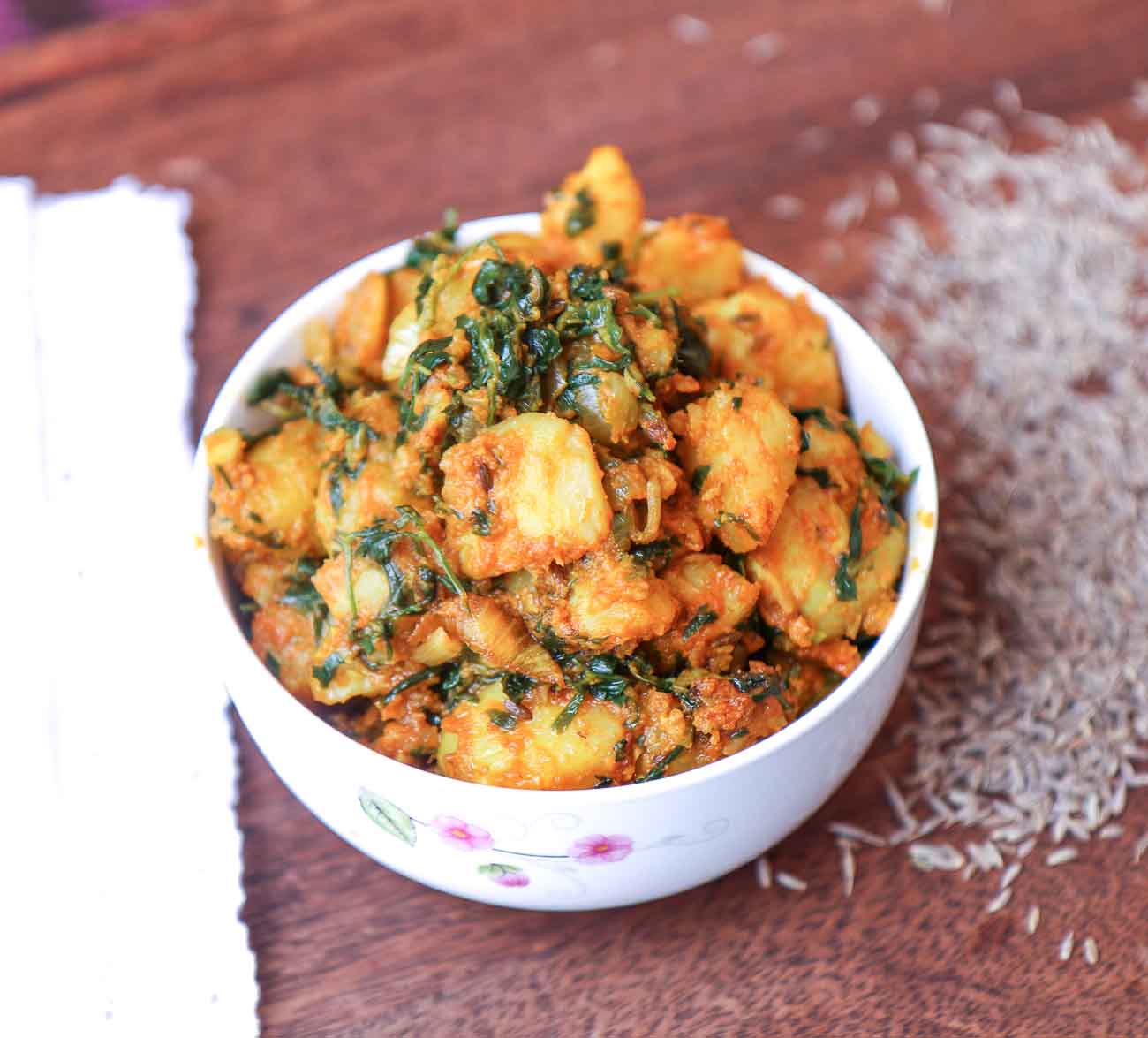 आलू मेथी की सब्ज़ी रेसिपी - Potato Fenugreek Leaves Stir Fry (Recipe In Hindi)