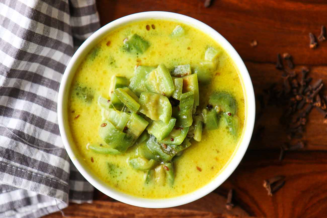 Peerkangai Pal Kuzhambu Recipe-Ridge Gourd in Milk Curry