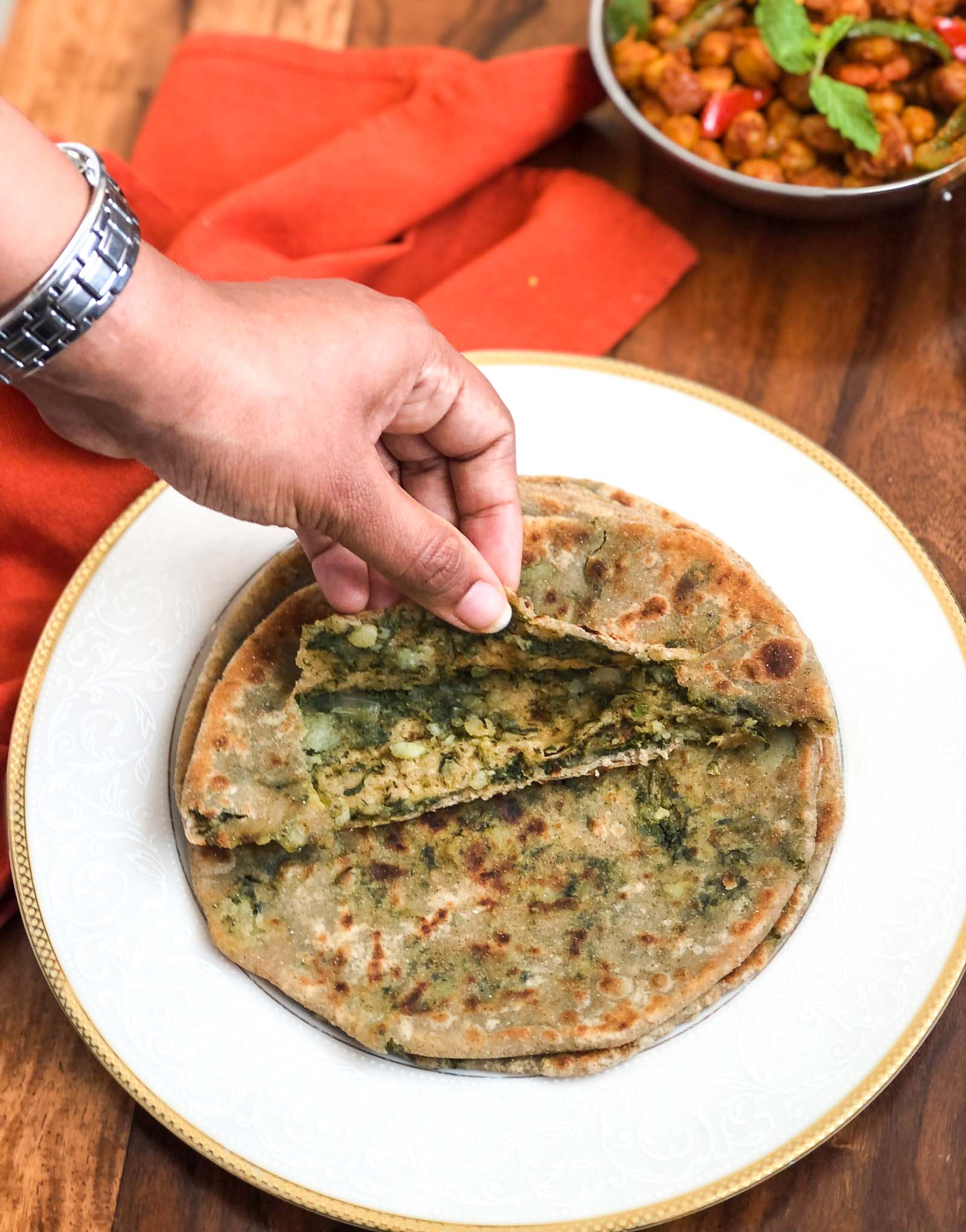 Bathua Aloo Paratha Recipe