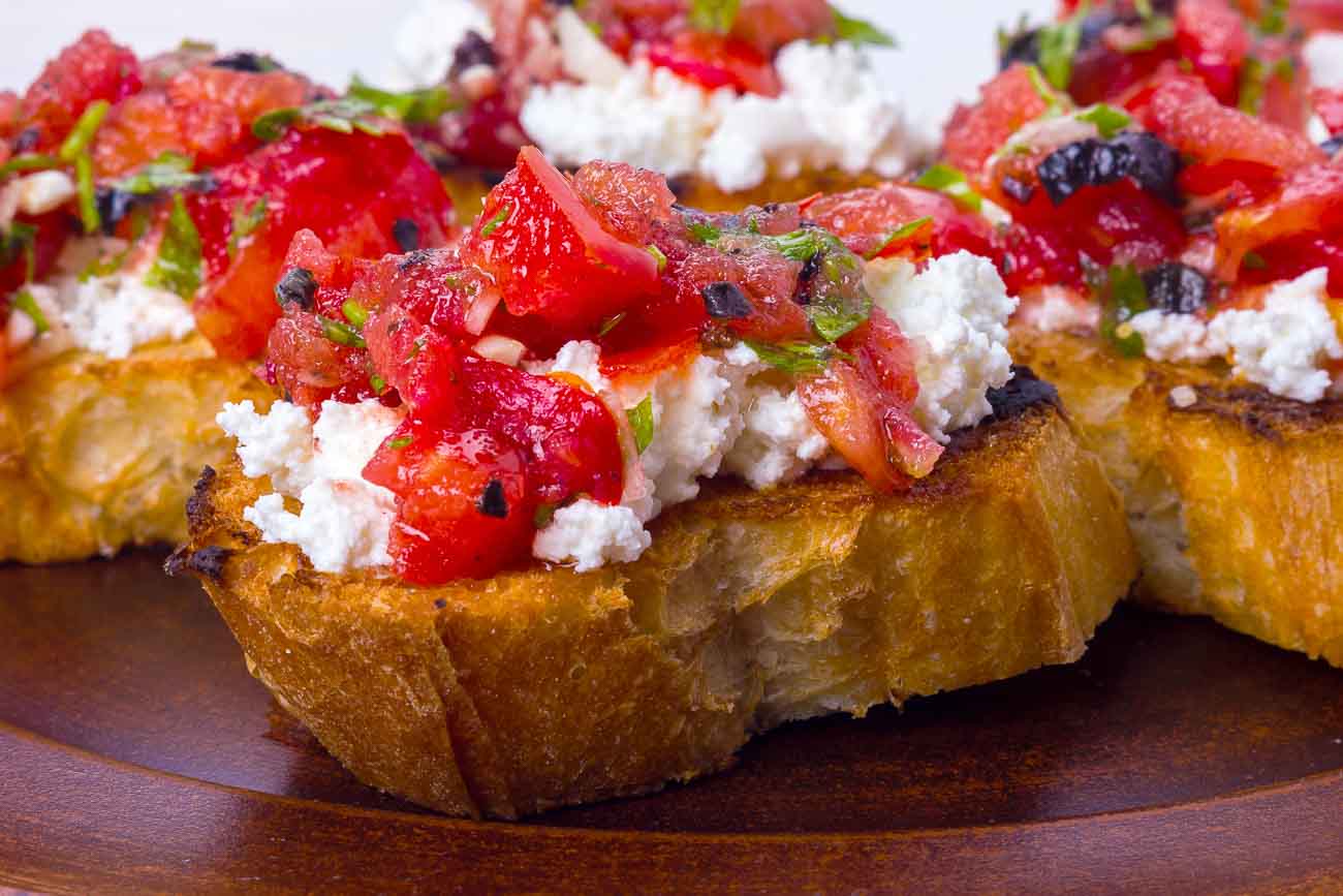 Halloumi Bruschetta Recipe with Tomato and Roasted Red Capsicum