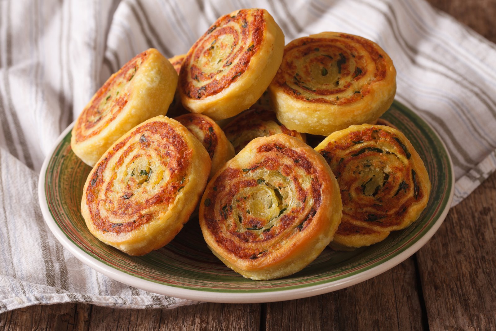 Crispy Eggless Pinwheels Bread Recipe