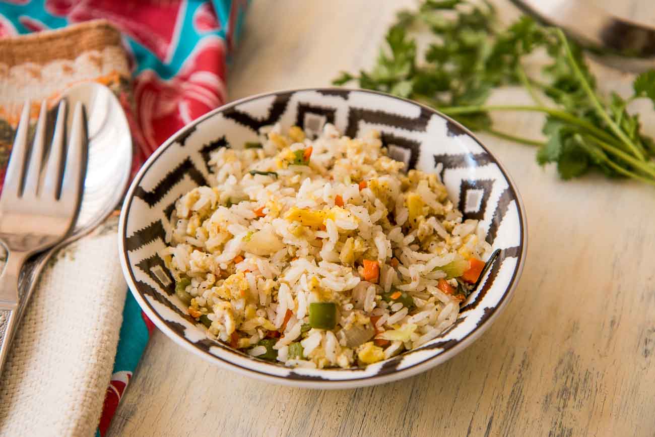 चाइनीस एग फ्राइड राइस विथ ओट्स रेसिपी - Chinese Egg Fried Rice Recipe With Oats