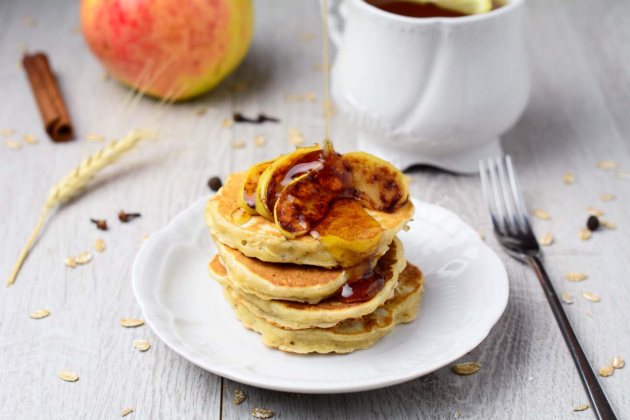 Oatmeal Pancake Recipe With Cinnamon & Almonds