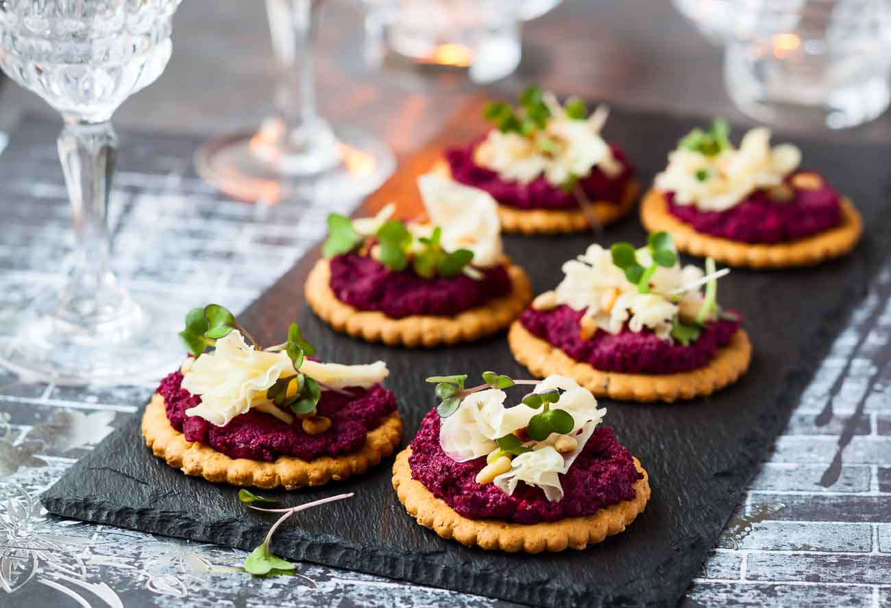 Beetroot Dip Recipe Served With Crackers