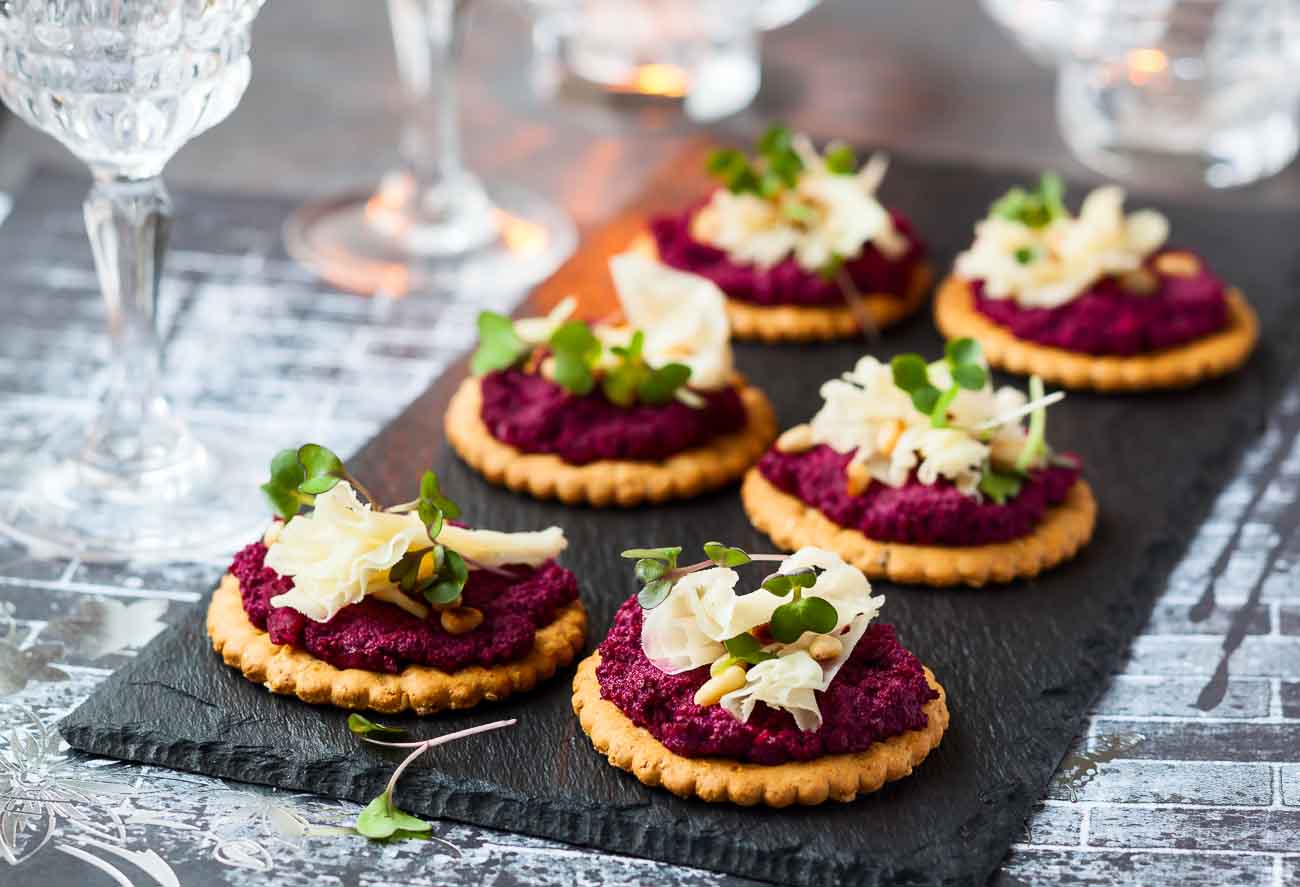 Beetroot Dip Recipe Served With Crackers Beetroot Dip Recipe Served With Crackers