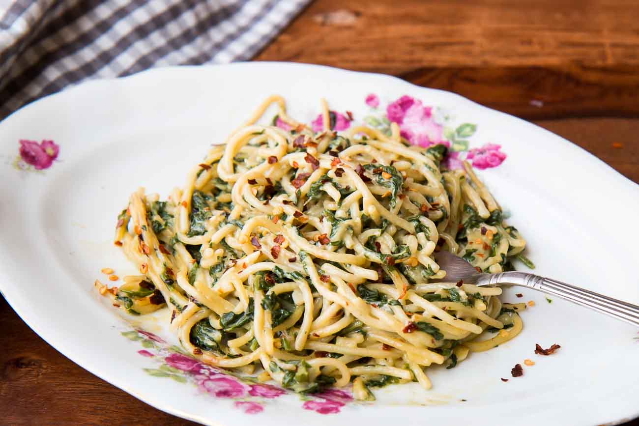 Cheesy Spaghetti Verdi Pasta Recipe With Roasted Garlic