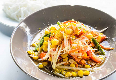 Thai Spicy Green Papaya Salad Recipe With Sweet Corn Som Tum