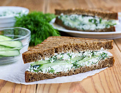 Grilled Spinach And Cottage Cheese Sandwich Recipe By Archana S