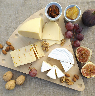 Crackers and sales cheese platter
