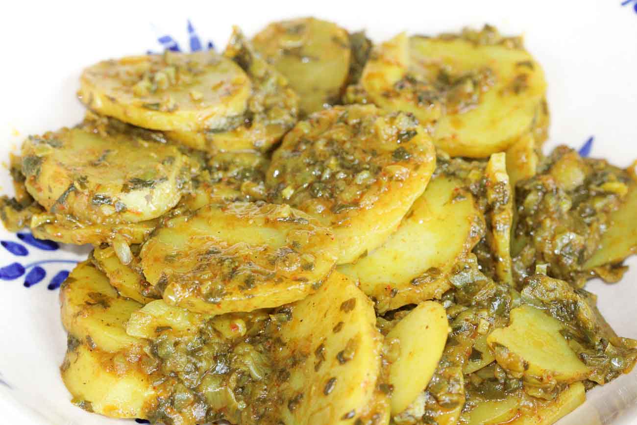 महाराष्ट्रियन आलू भूजने रेसिपी - Potato Stir Fry (Recipe In Hindi)