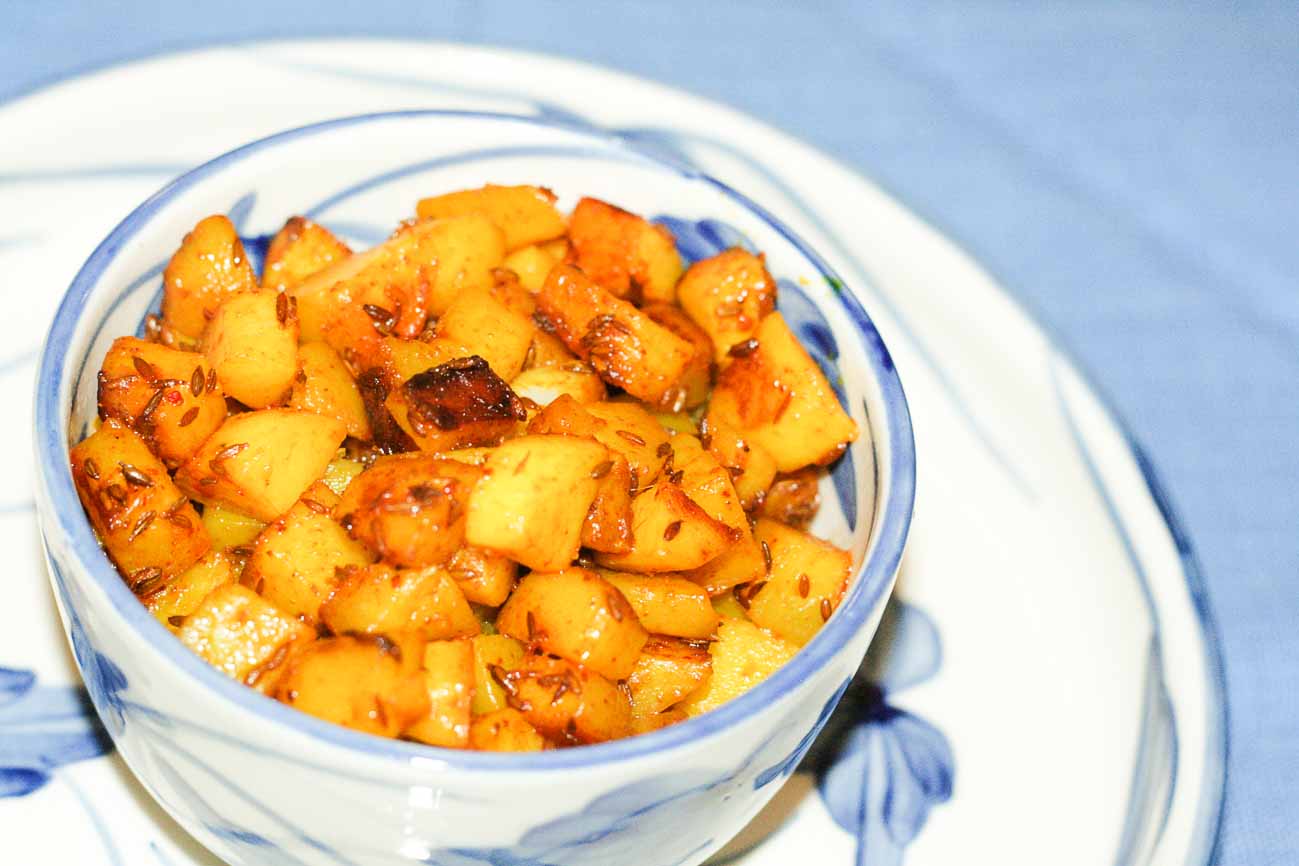 Maharastrian Style Kurkure Batate Recipe (Spicy & Crispy Roasted Potatoes)