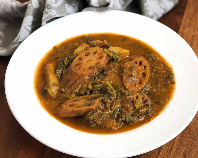 Bhey Vangan Saag Recipe - Sindhi Style Lotus Stem Spinach Brinjal Sabzi