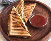 Cheesy Grilled Sandwich With Smoked Chicken Recipe