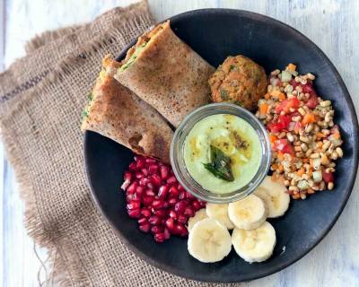 Breakfast Bowl: Mysore Masala Dosa, Keerai Vadai, Coconut Chutney And Fruits