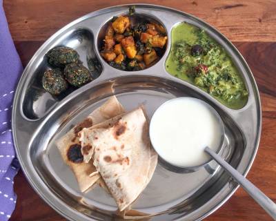 Portion Control Meal Plate - Thotakura Majiga Pulusu, Kaccha Kela Aur Bhindi Poriyal and Thotakura Undalu
