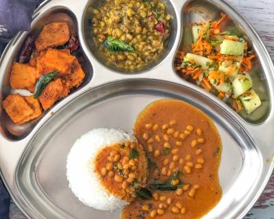 Portion Control Meal: Chenai Kizhangu Poriyal, Pasi Paruppu Masiyal, Vellarikka Kosumalli, Kollu Rasam & Rice 