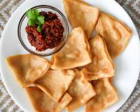 Yele Kadubu Recipe With Sweet And Spicy Onion Chutney 