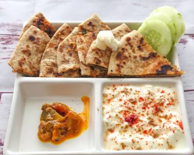 Mouth Watering Paneer Pyaz Paratha With Burani Raita For Your Weekday Breakfast