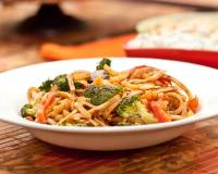 Singapore Rice Noodles Recipe with Peanuts and Sriracha