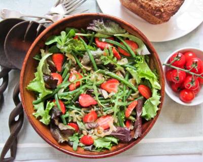 Strawberry and Caramelised Onion Salad