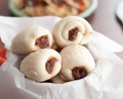 Shandong Style Doushabao  (Steamed Wheat Buns Filled with Sweet Bean Paste)