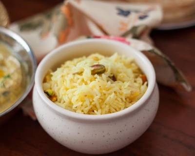 Bengali Holud Mishti Pulao Recipe - Saffron Flavored Rice With Nuts