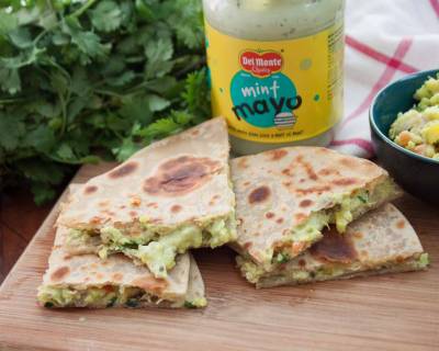 Guacamole Stuffed Quesadilla With Mint Mayo Recipe