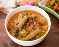 Kadalai Puli Kuzhambu With Mangalore Cucumber & Drumstick Recipe