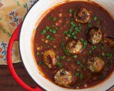 Vegetable Manchurian Balls in Hot and Spicy Garlic Sauce