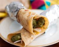 Hariyali Chicken Tikka Wrap Recipe 