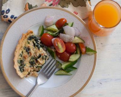 Brunch Meal Plate:Chicken Quiche, Cherry Tomato & Cucumber Salad & Juice