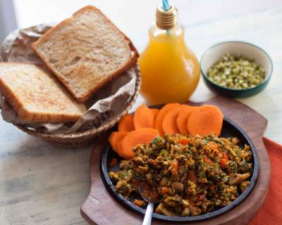 Breakfast Meal Plate : Palak Masala Bhurji,Toast,Juice & Sprouts