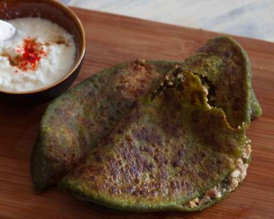 Palak Paneer Stuffed Paratha Recipe