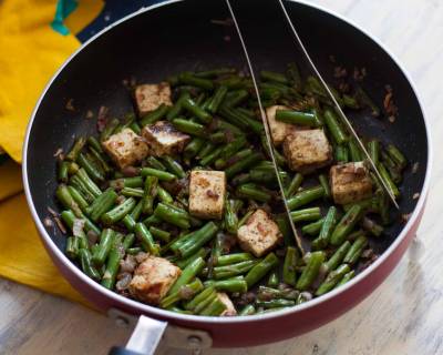 Tripura Style Kosoi Bwtwi Recipe - Sauteed Tofu & Green Beans Stir Fry With Garlic