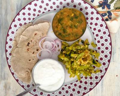 Dinner Meal Plate: Keerai Sambar, Pudalangai Poriyal, Jolada Roti &Curd