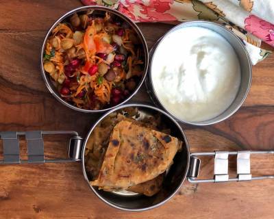 Lunch Box Recipes : Pyaaz Paratha, Kala Chana Salad & Curd