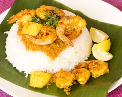 Bengali Aam Chingri Recipe - Prawn Mango Curry In Mustard Sauce