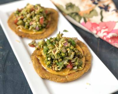 Bhakri Chaat Recipe With Green Moong Sprouts And Aloo
