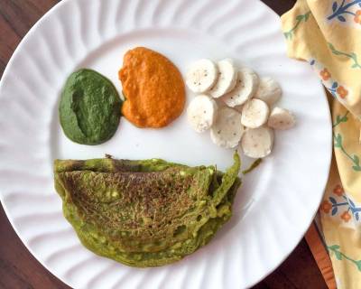 Breakfast Meal Plate : Matar Besan Cheela with Paneer, Tomato Garlic Chutney, Lehsuni Pudina Chutney 