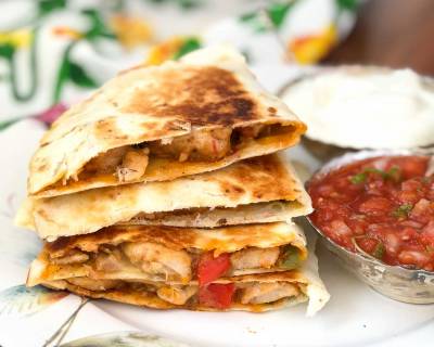 Chilli Chicken Cheese Quesadilla Recipe 