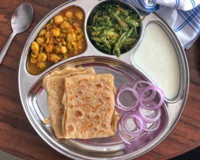 Portion Control Meal Plate: Chana Masala, Sri Lankan Green Beans, Veechu Paratha & Curd
