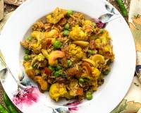 Chaal Kopi Recipe - Bengali Style Cauliflower Stir Fry