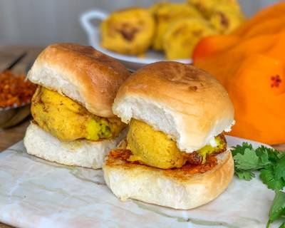 Homemade Vada Pav Recipe With Cheesy Aloo Vada 