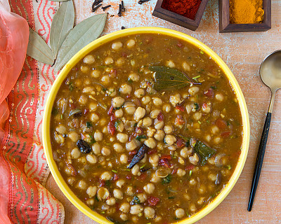 Dhaba Style Chana Masala From Deserts of Jaisalmer