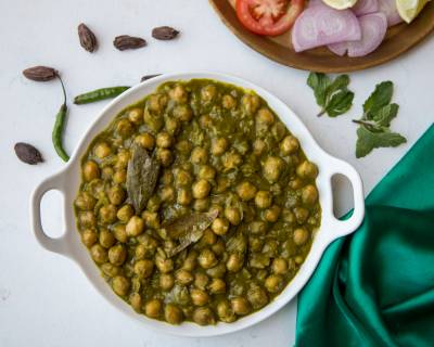 Dhania Chole Masala Recipe - Chickpeas In Fresh Coriander Gravy