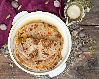 Puran Poli Recipe | Gujarati & Maharastrian | Sweet Spiced Stuffed Paratha With Jaggery