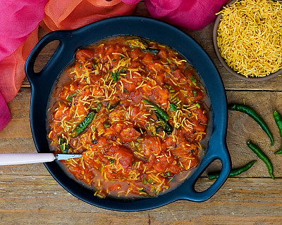 Gujarati Sev Tameta Nu Shaak | Sev Tamatar Ki Sabzi Recipe 