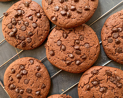 Whole Wheat Chocolate Chip Cookie Recipe With Jaggery | Eggless