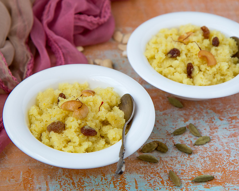 Rava Kesari Bhath - South Indian Sooji Halwa Recipe 