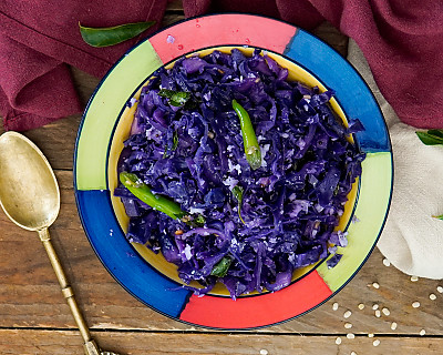 Muttaikose Poriyal Recipe -  Purple Cabbage Poriyal | Red Cabbage Sabzi